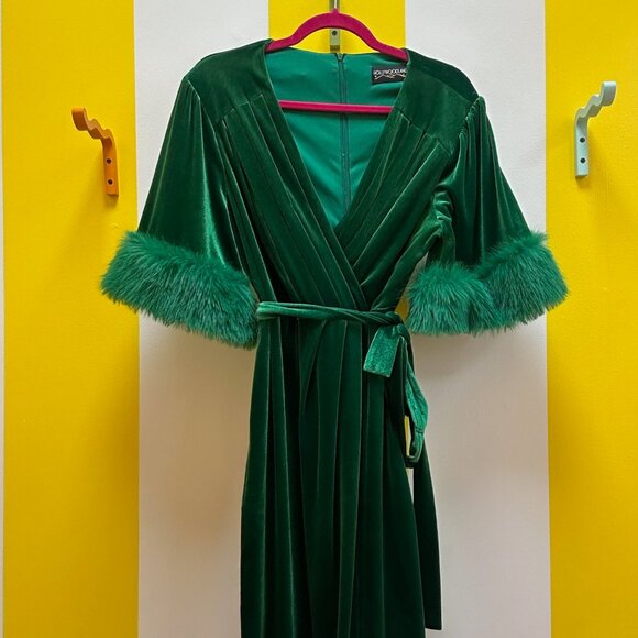 Hollywood Land Emerald Velvet Wrap Dress with Fur Sleeve Size XL - Picture 2 of 12